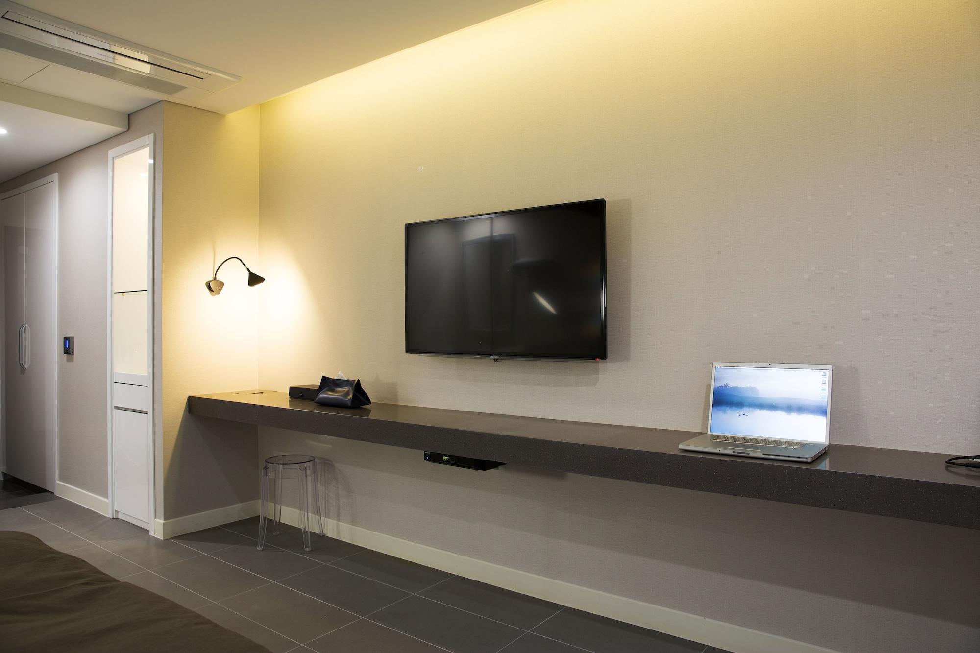 Hotel Mate Bundang Сеонгнам Екстериор снимка